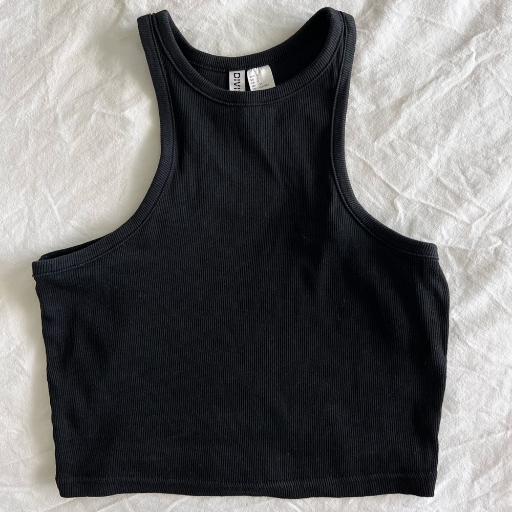 Crop top. Black color. Size S. Brand Divided (H&M) - Picture 8 of 17